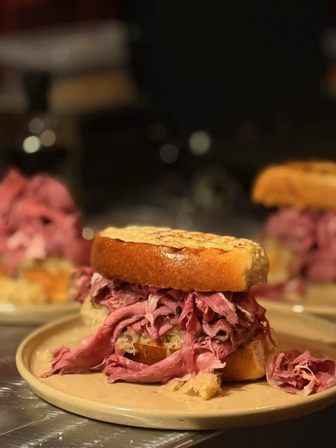 Un plateau de l'épicerie servi à table chez Grand Appétit