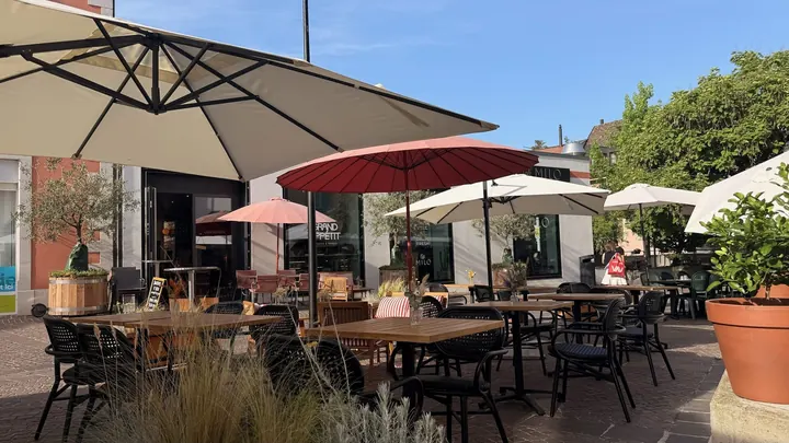 Grand Appétit's terrace, Place Bel-Air in Nyon
